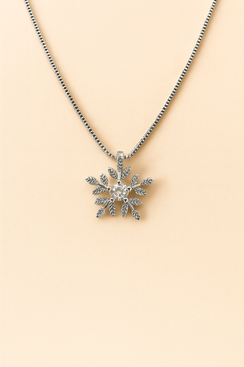 Halskette Snowflake – 925er Sterlingsilber Kette mit funkelndem Schneeflocken - Anhänger - VIDINLIS